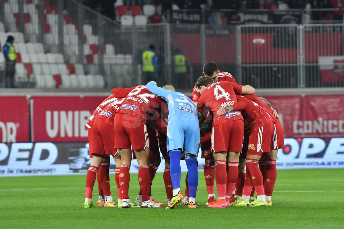 Dorinel Munteanu și-a certat 2 jucători, după Sepsi - Hermannstadt: „Repriza cadourilor! Au marcat pe greșeli personale”