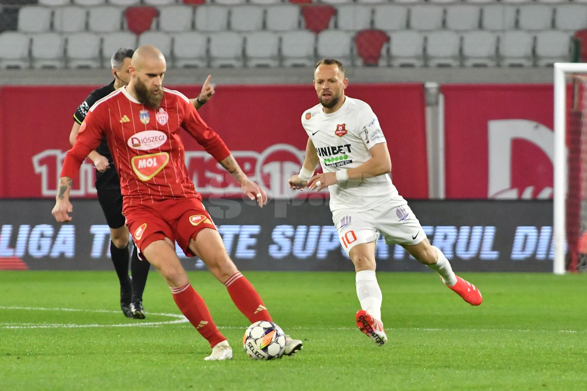 Dorinel Munteanu și-a certat 2 jucători, după Sepsi - Hermannstadt: „Repriza cadourilor! Au marcat pe greșeli personale”