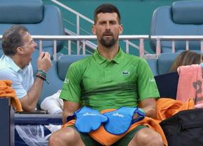 Mănușile magice ale lui Djokovic de la Miami: cum îl ajută, inclusiv Navratilova a fost uimită