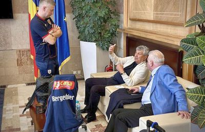 Basarab Panduru a văzut dialogul de la distanță dintre Lucescu și Iordănescu și s-a poziționat: „Nu văd logica!”