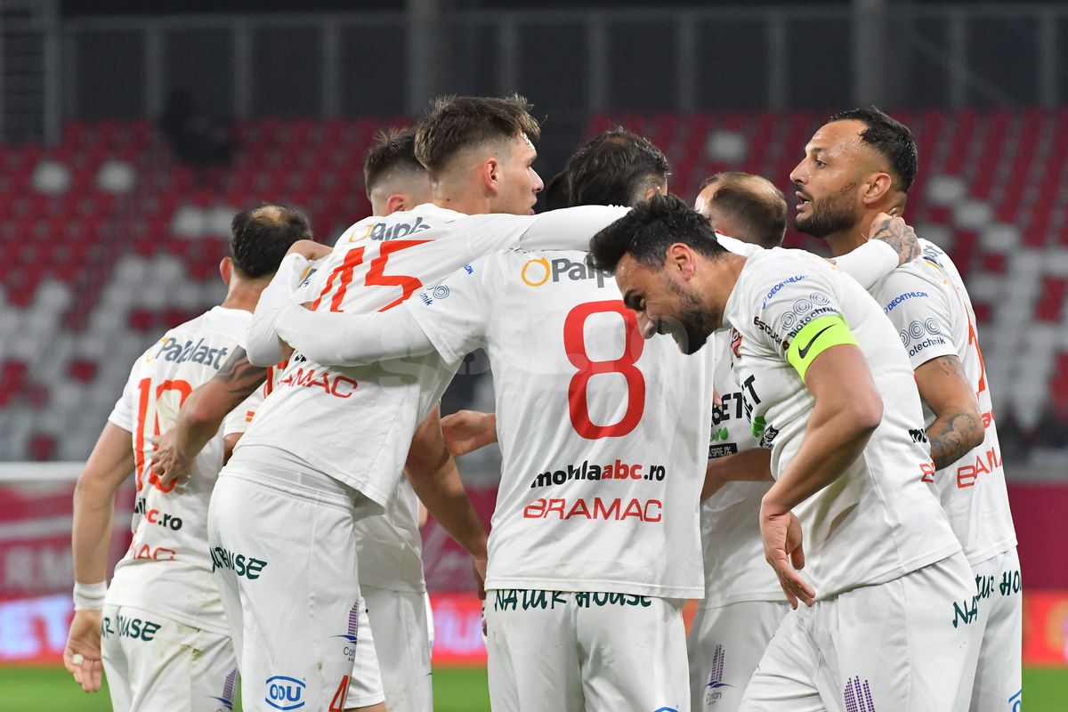 Dorinel Munteanu și-a certat 2 jucători, după Sepsi - Hermannstadt: „Repriza cadourilor! Au marcat pe greșeli personale”