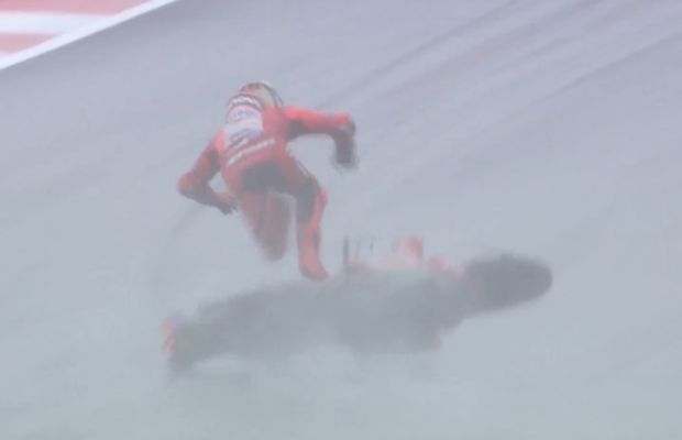 Franco Morbidelli a „zburat” pe ploaie! Marc Marquez a avut prima sa căzătură din acest sezon de MotoGP