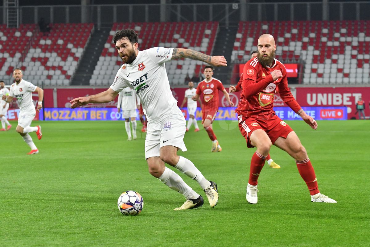 Dorinel Munteanu și-a certat 2 jucători, după Sepsi - Hermannstadt: „Repriza cadourilor! Au marcat pe greșeli personale”