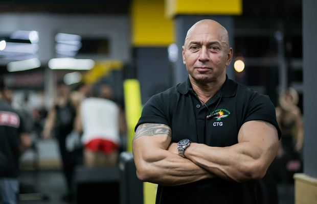 5 sfaturi pentru dezvoltarea masei musculare de la o legendă a culturismului românesc: „Alimentația contează 80%” + Care e cea mai bună sursă de proteine