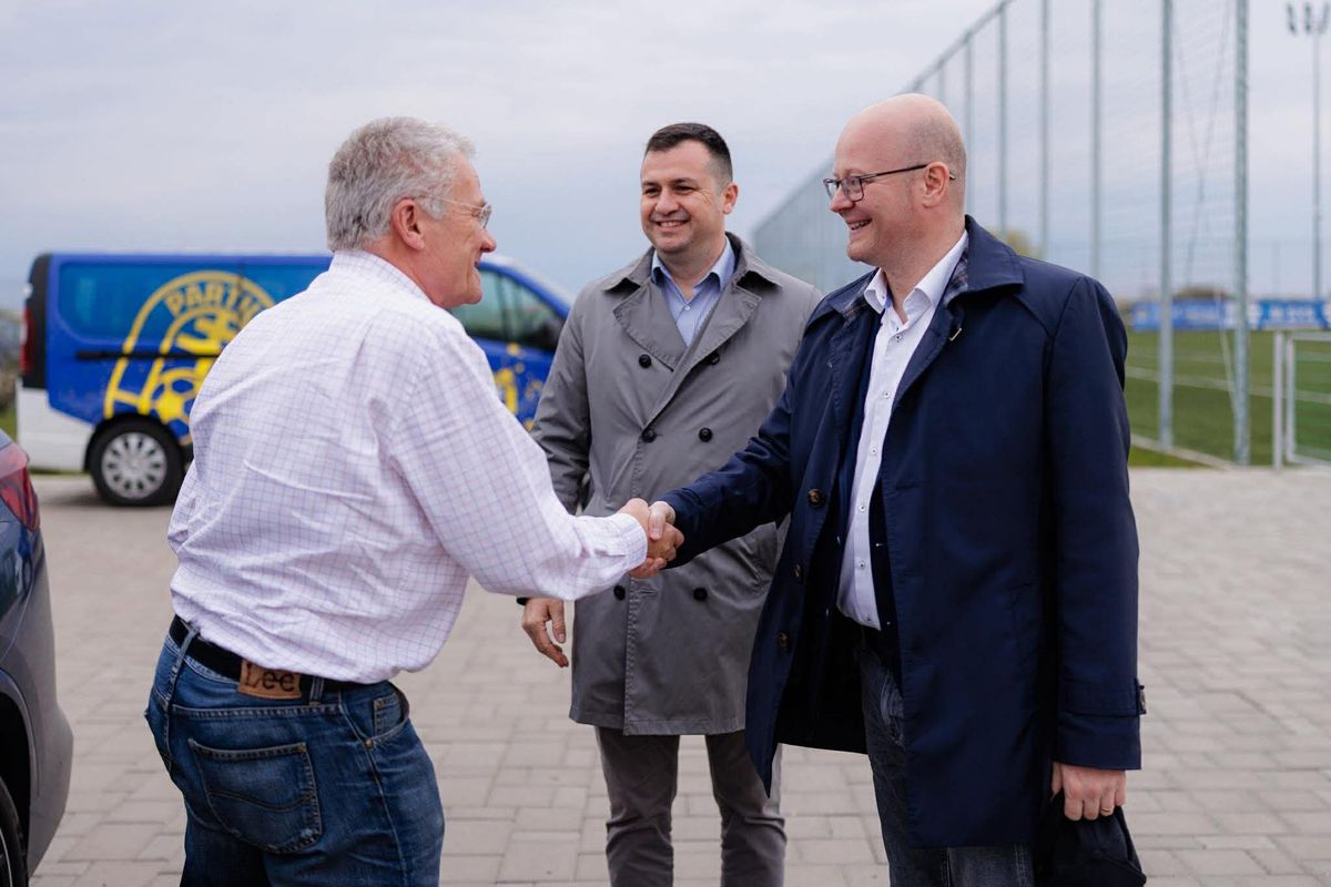 Ladislau Boloni, în vizită la un club din Satu Mare