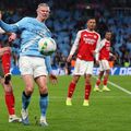 Duel între Erling Haaland și Declan Rice în finala Carabao Cup, Manchester City - Arsenal 2-0 / Foto: Imago
