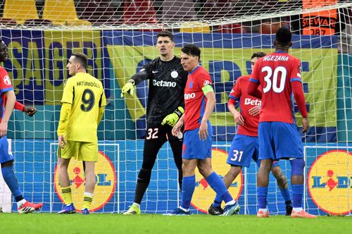 Ștefan Târnovanu, la meciul cu Fenerbahce/ foto: Imago Images