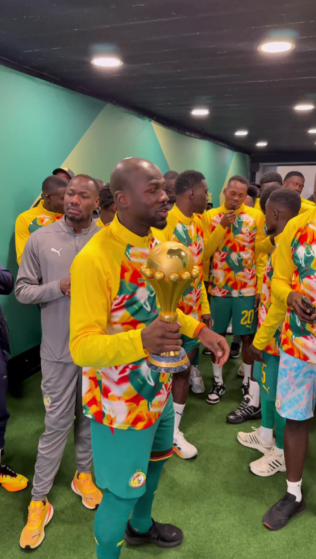 Senegal a adus trofeul Cupei Africii în Europa: paradă în fața a 70.000 spectatori
