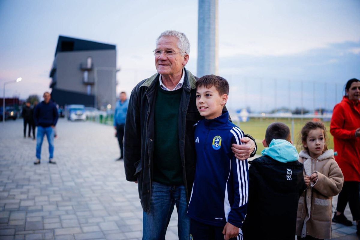 Ladislau Boloni, în vizită la un club din Satu Mare