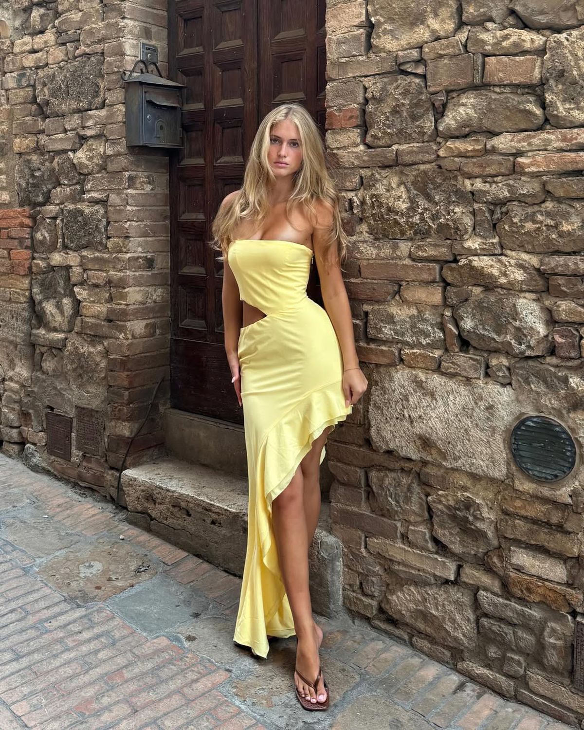 Zoe Elena l-a cucerit pe cel mai în vogă tânăr fotbalist din Liga Campionilor