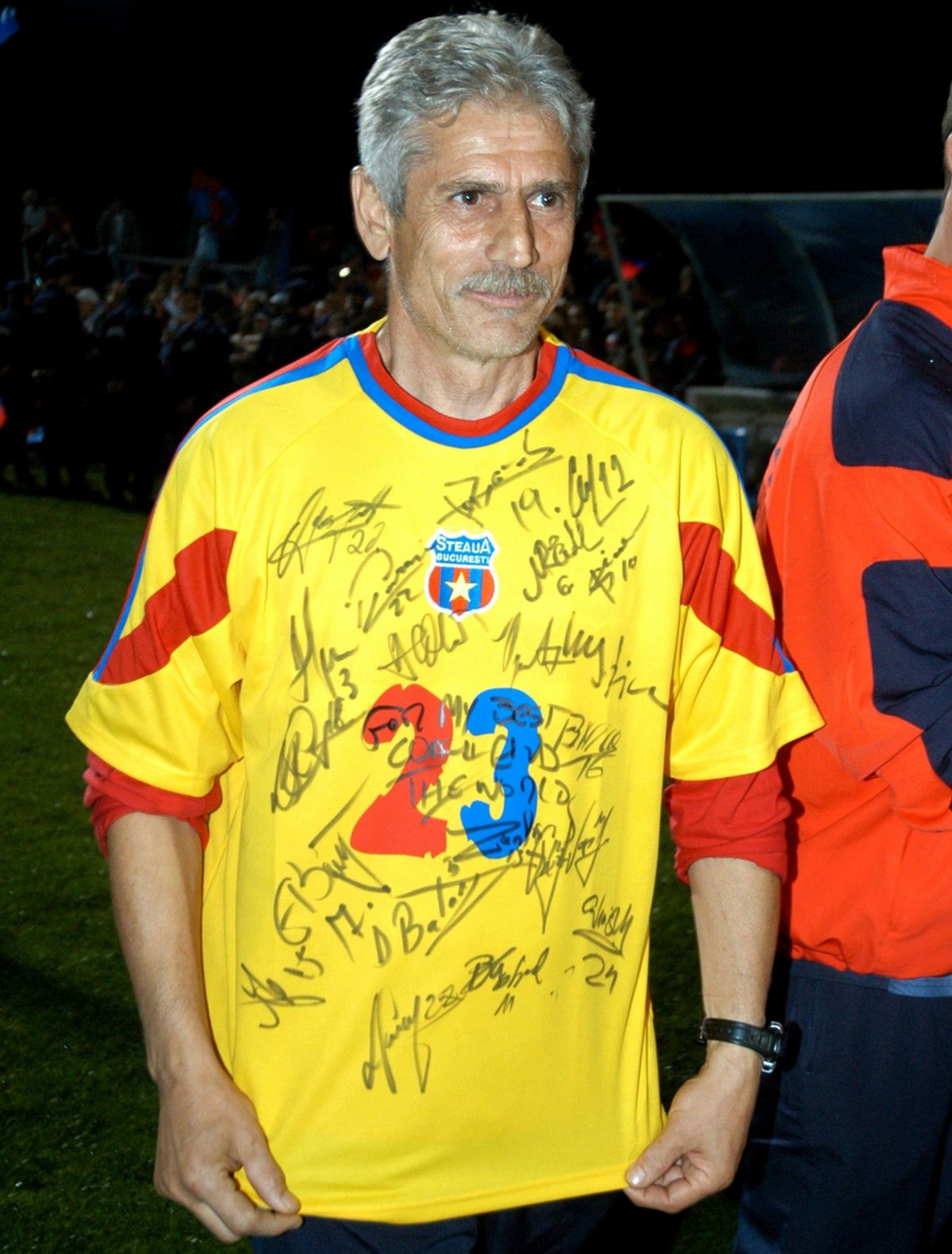 39 de ani de când Vasile Iordache devenea "Eroul de pe Wembley". Și de când primea nota maximă: "Da, eu și Nadia ce am mai luat 10!" :)