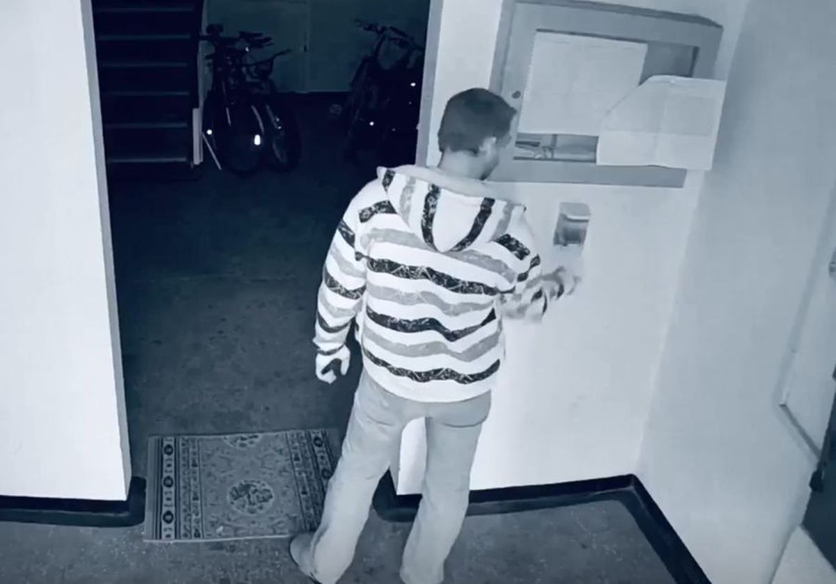 VIDEO IREAL! Un sucevean a testat ipoteza lui Donald Trump și a tras pe nas dezinfectantul din scara blocului » Ce a urmat