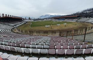 E jale-n Vale! Stadionul din Petroșani a ajuns o ruină! Pe arena cu 15.500 de locuri încă evoluează Jiul, dar „minerii” sunt pe marginea prăpastiei, locul 8 din 10 în Divizia C