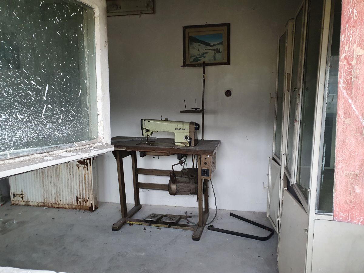 E jale-n Vale! Stadionul din Petroșani a ajuns o ruină! Pe arena cu 15.500 de locuri încă evoluează Jiul, dar „minerii” sunt pe marginea prăpastiei, locul 8 din 10 în Divizia C