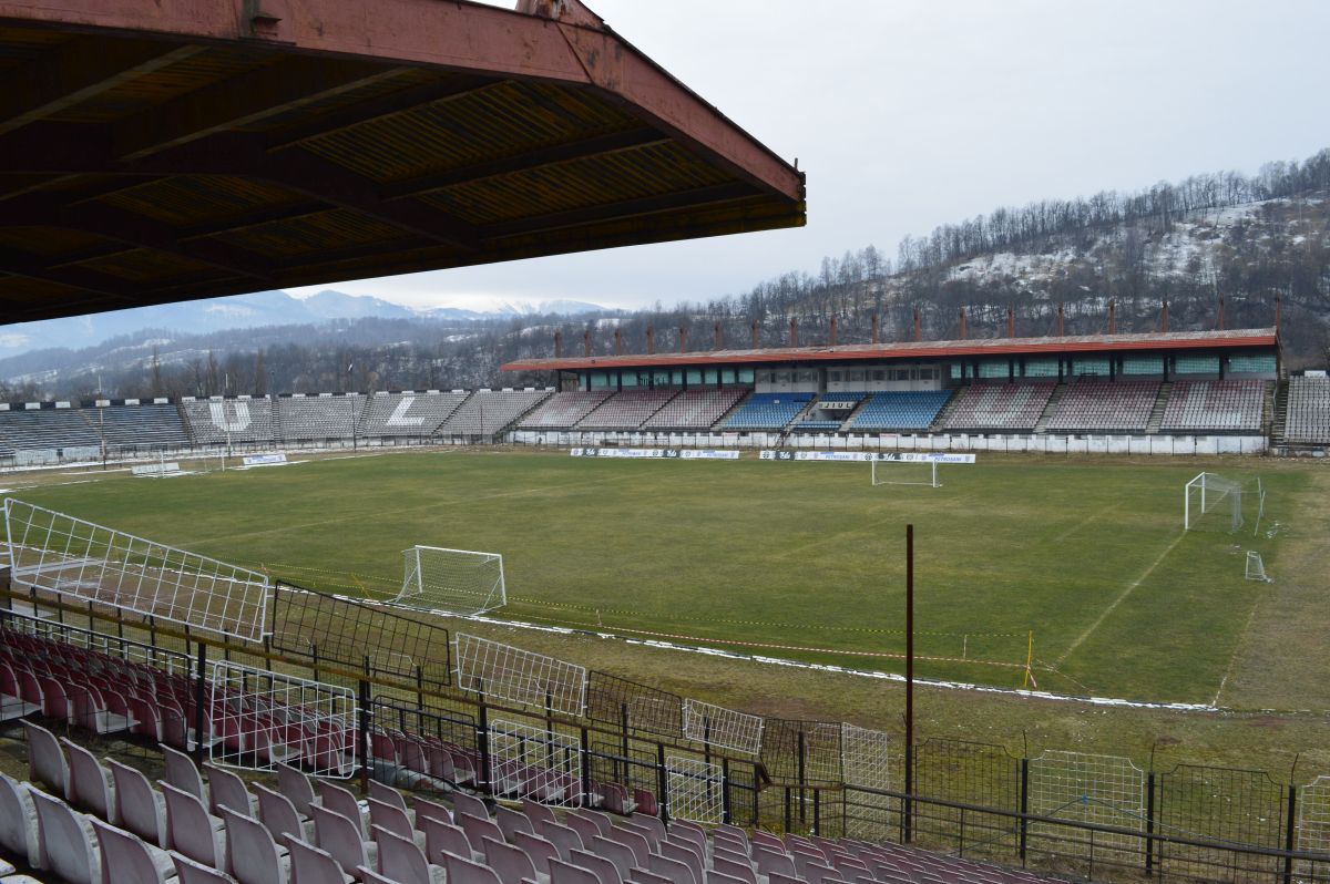 STADION JIUL PETROȘANI