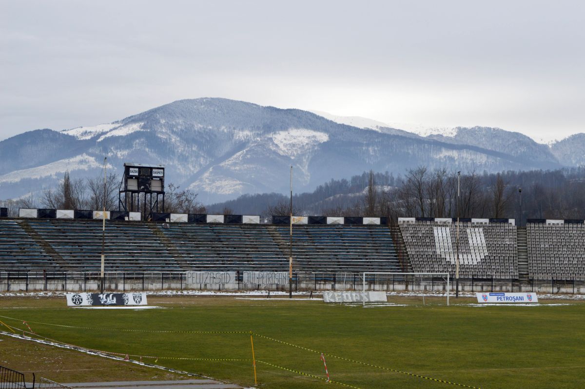 STADION JIUL PETROȘANI