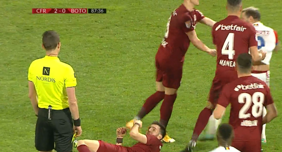 Încăierare generală în CFR - Botoșani: 2 fotbaliști au văzut direct cartonașul roșu, pentru gesturi brutale