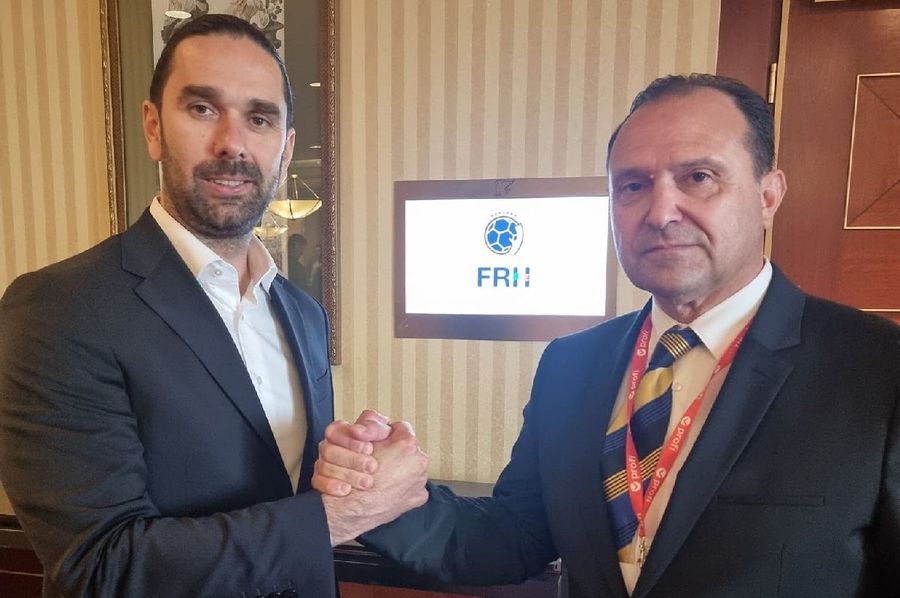 Constantin Din, în dreapta, alături de Bogdan Voina Alegeri FRH. Constantin Din l-a făcut KO pe Dedu în turul 2! Handbalul românesc are un nou conducător