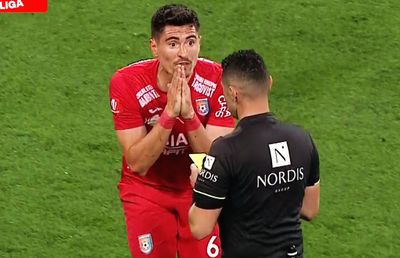 Celea a explicat reacția virulentă de la faza penalty-ului: „M-am jurat în fața arbitrului! Nu mint, de asta am fost disperat”