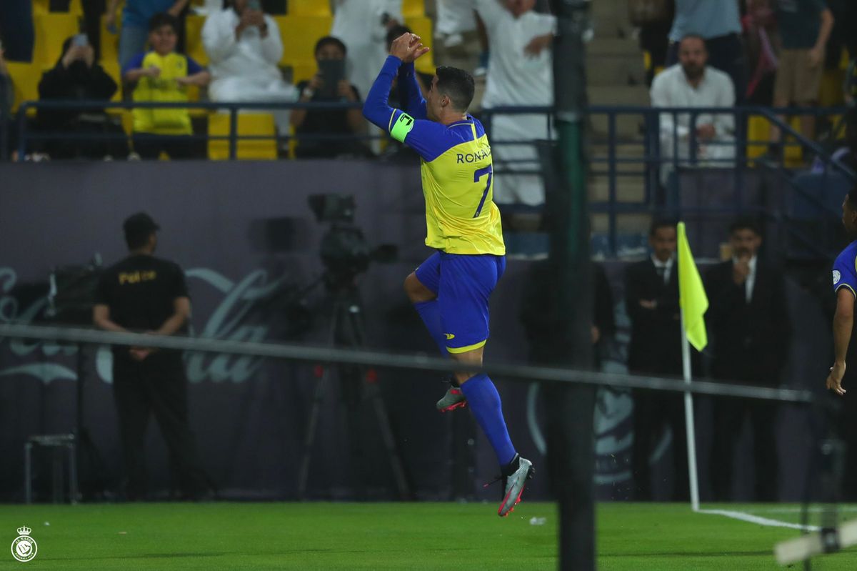 Al Nassr - Al-Raed 4-0 » Echipa lui Șumudică, umilită de trupa lui Ronaldo! Șumi a primit cadou tricoul lui CR7
