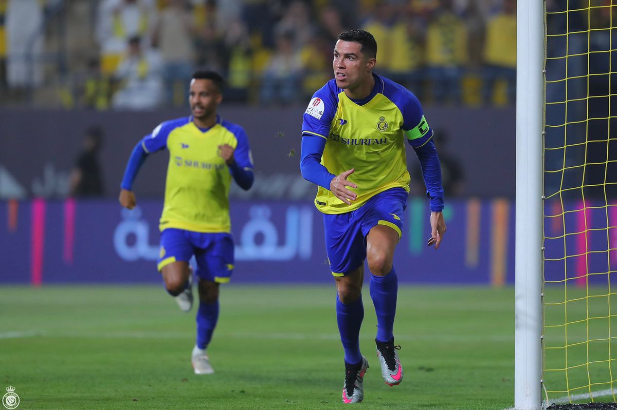 Al Nassr - Al-Raed 4-0 » Echipa lui Șumudică, umilită de trupa lui Ronaldo! Șumi a primit cadou tricoul lui CR7