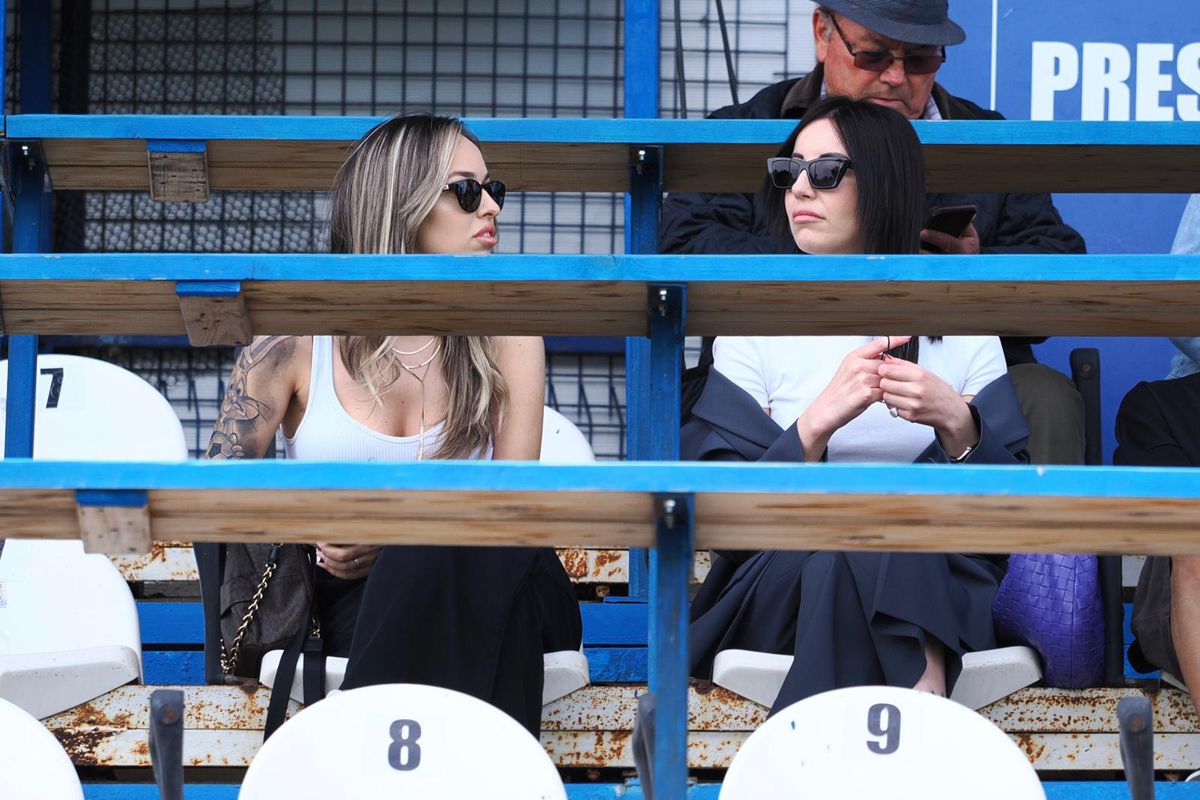 Au întors toate privirile! Detalii din tribunele stadionului de la Galați + tatuajul special al lui Iancu