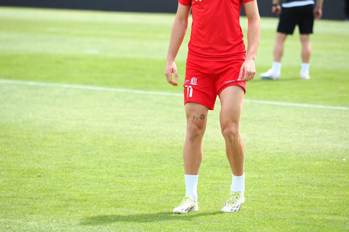 Au întors toate privirile! Detalii din tribunele stadionului de la Galați + tatuajul special al lui Iancu