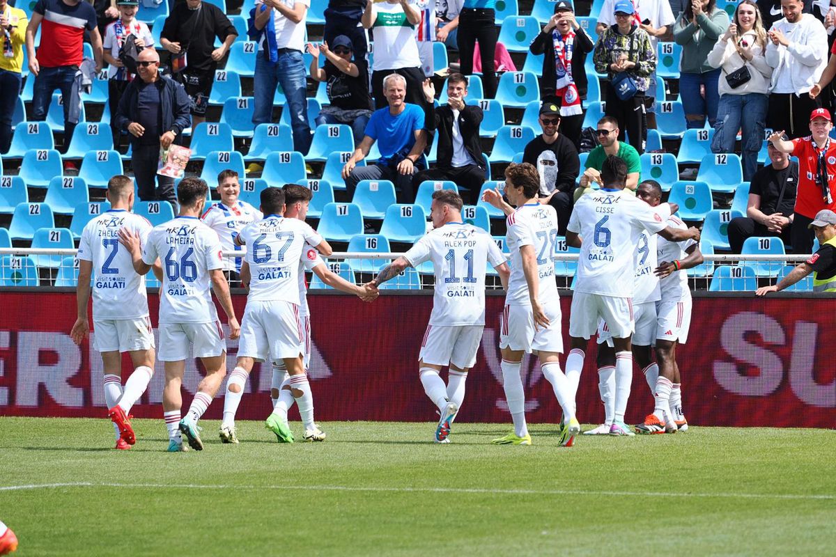 Au întors toate privirile! Detalii din tribunele stadionului de la Galați + tatuajul special al lui Iancu