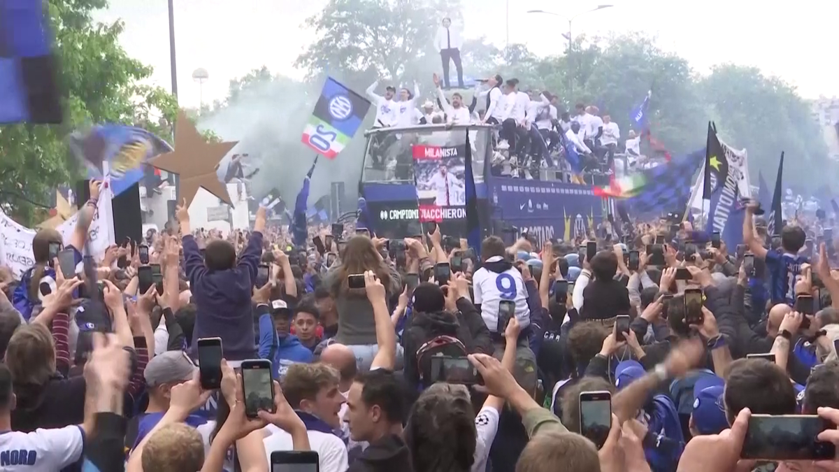 Jucătorii și fanii lui Inter Milano sărbătoresc cel de-al 20-lea titlu din Serie A