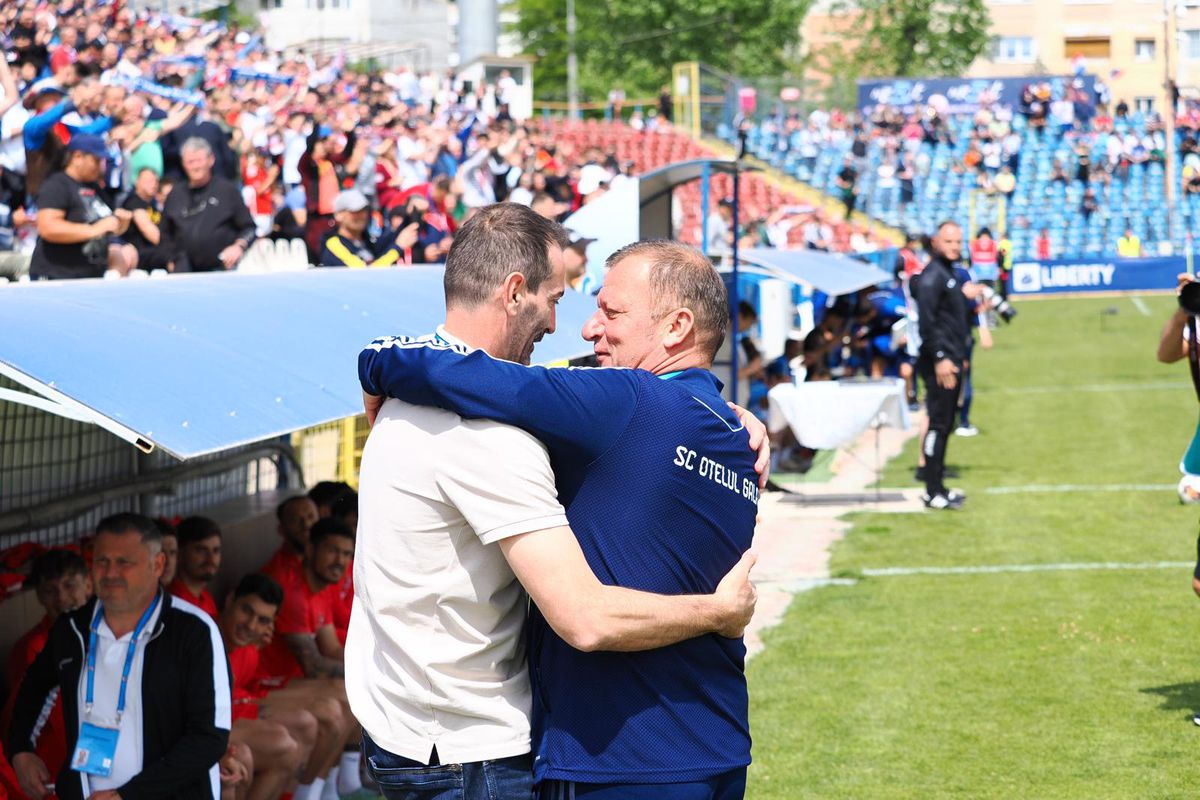 Au întors toate privirile! Detalii din tribunele stadionului de la Galați + tatuajul special al lui Iancu