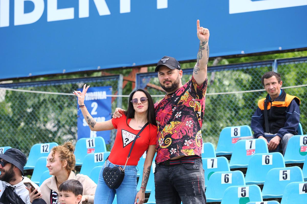 Au întors toate privirile! Detalii din tribunele stadionului de la Galați + tatuajul special al lui Iancu