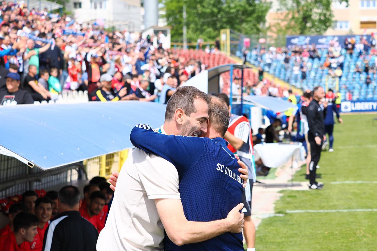 Au întors toate privirile! Detalii din tribunele stadionului de la Galați + tatuajul special al lui Iancu