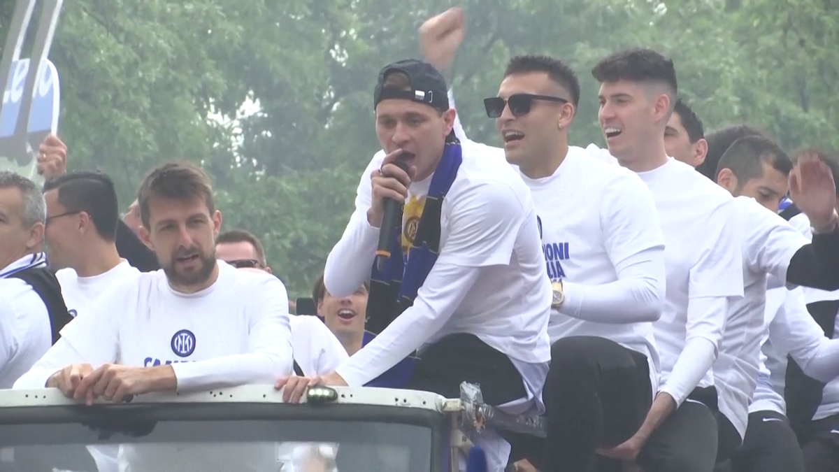 Jucătorii și fanii lui Inter Milano sărbătoresc cel de-al 20-lea titlu din Serie A