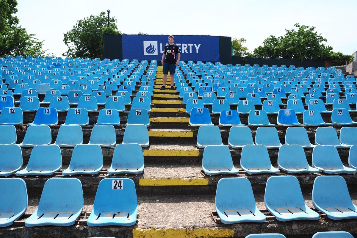 Au întors toate privirile! Detalii din tribunele stadionului de la Galați + tatuajul special al lui Iancu