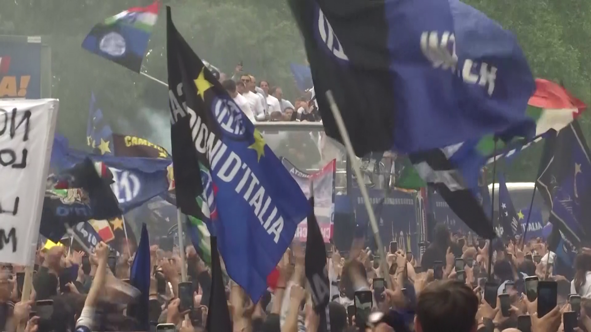 Jucătorii și fanii lui Inter Milano sărbătoresc cel de-al 20-lea titlu din Serie A