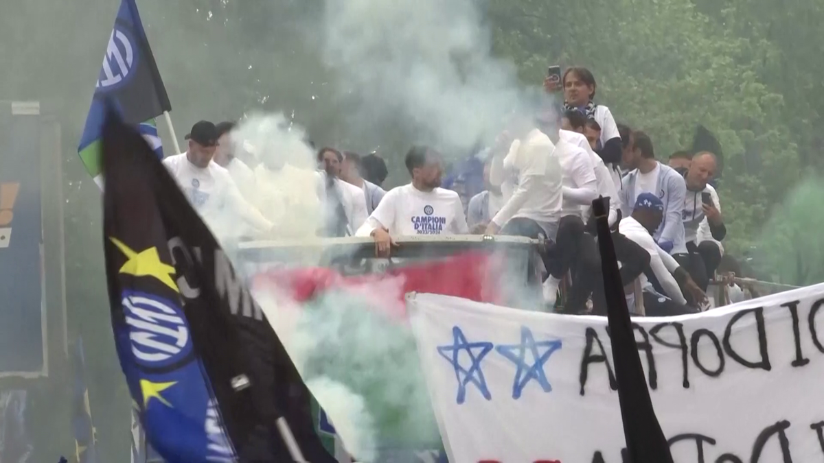 Fanii lui Inter au scos vaca pe stradă la petrecerea de titlu » Imagini senzaționale din Milano