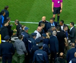 Răzvan Lucescu, „remontada” de senzație în derby-ul cu AEK Atena » Încă un scandal: Poliția a intervenit în timpul meciului
