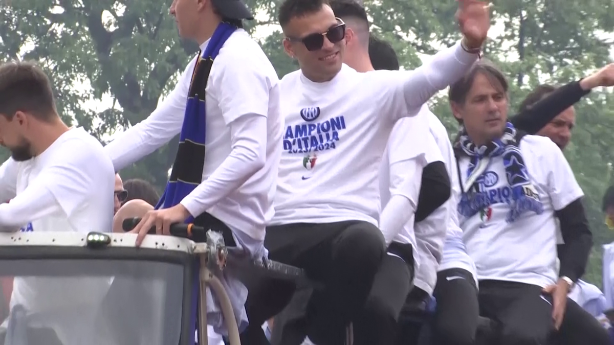 Jucătorii și fanii lui Inter Milano sărbătoresc cel de-al 20-lea titlu din Serie A