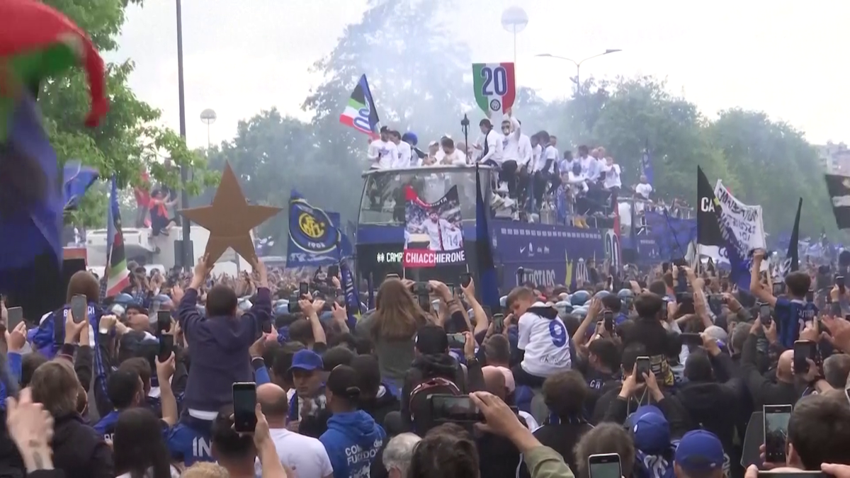 Jucătorii și fanii lui Inter Milano sărbătoresc cel de-al 20-lea titlu din Serie A