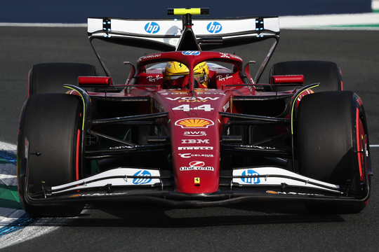 Ferrari a prezentat noile tricouri pentru Marele Premiu de la Miami. FOTO: Imago