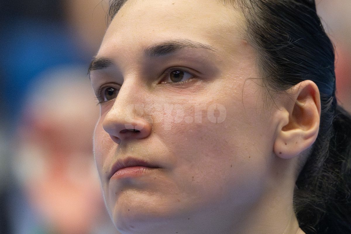 Cristina Neagu și-a luat adio de la Liga Campionilor cu 50 de imagini pentru istoria handbalului » Cadre fantastice surprinse de GSP: lacrimi, culoar special de retragere și moment magnific cu Reistad