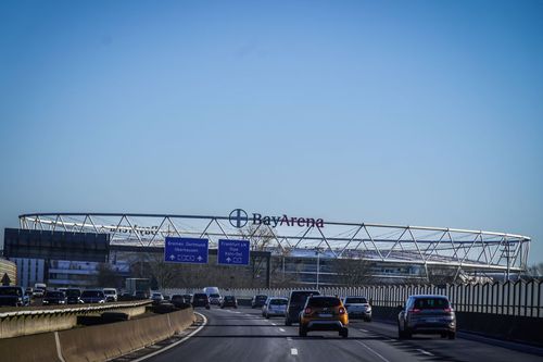Autostrada A1 trece chiar pe lângă BayArena / Foto: Imago