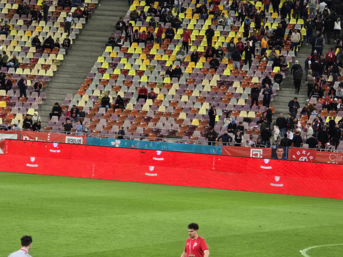 Boicot la Dinamo - CFR » Brigada dinamovistă care a refuzat să intre pe stadion: „Drept urmare a «parteneriatului rușinos»”