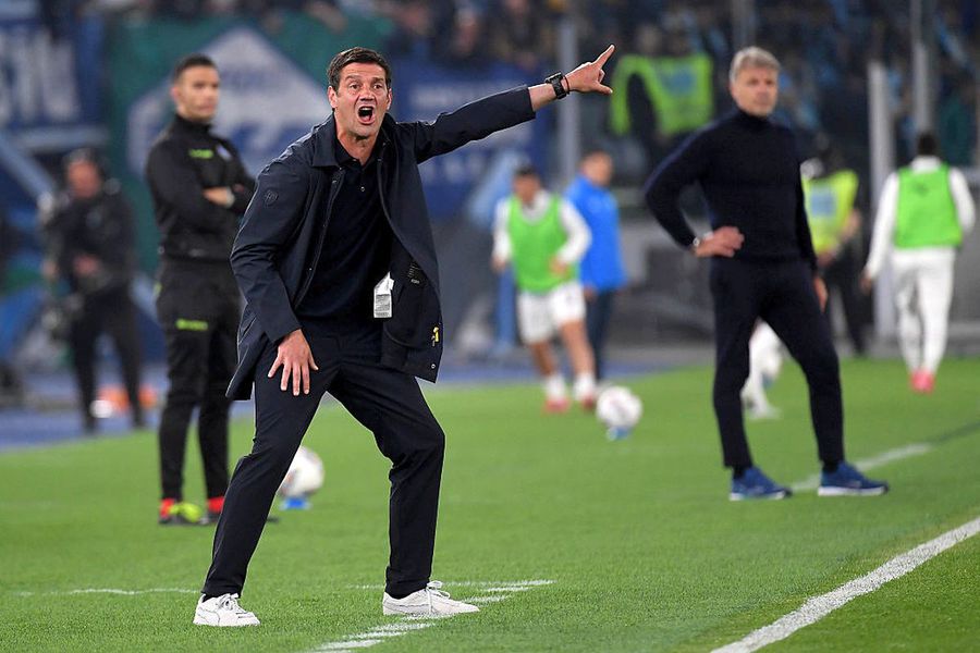 Cristi Chivu, pe Olimpico, în timpul meciului Lazio - Parma/ foto: Guliver/GettyImages Tensiuni în vestiarul Parmei » Cristi Chivu și-a băgat echipa în ședință, iar un jucător ar putea fi amendat!