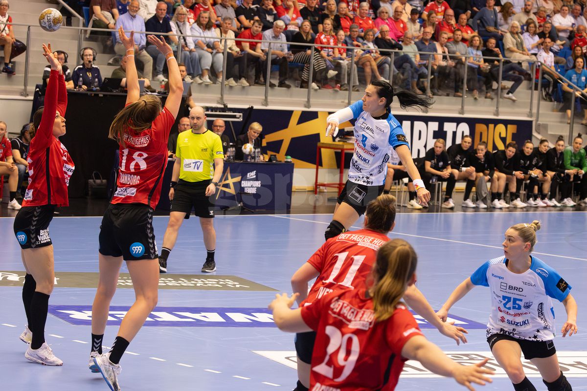 50 de fotografii cu Cristina Neagu la ultimul meci al ei în Liga Campionilor