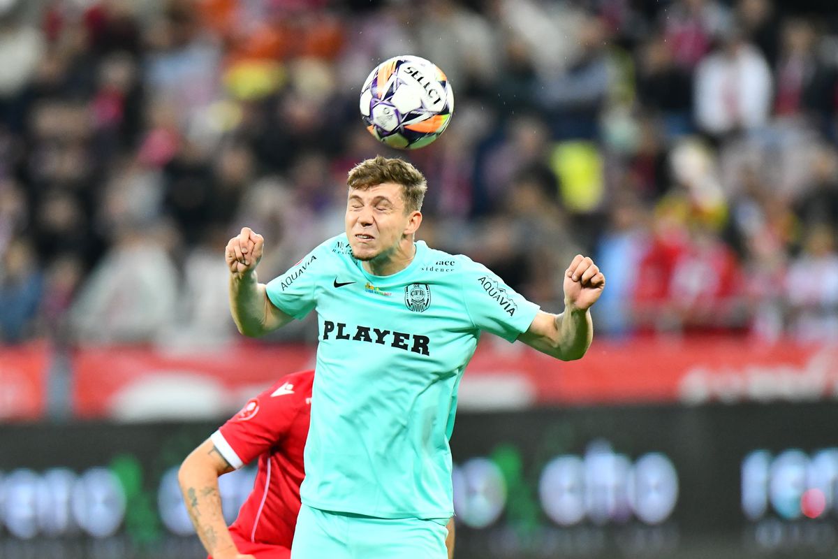 Dinamo marchează pe final și o încurcă pe CFR Cluj » Dan Petrescu a terminat partida în genunchi, iar FCSB are o mână și jumătate pe trofeu