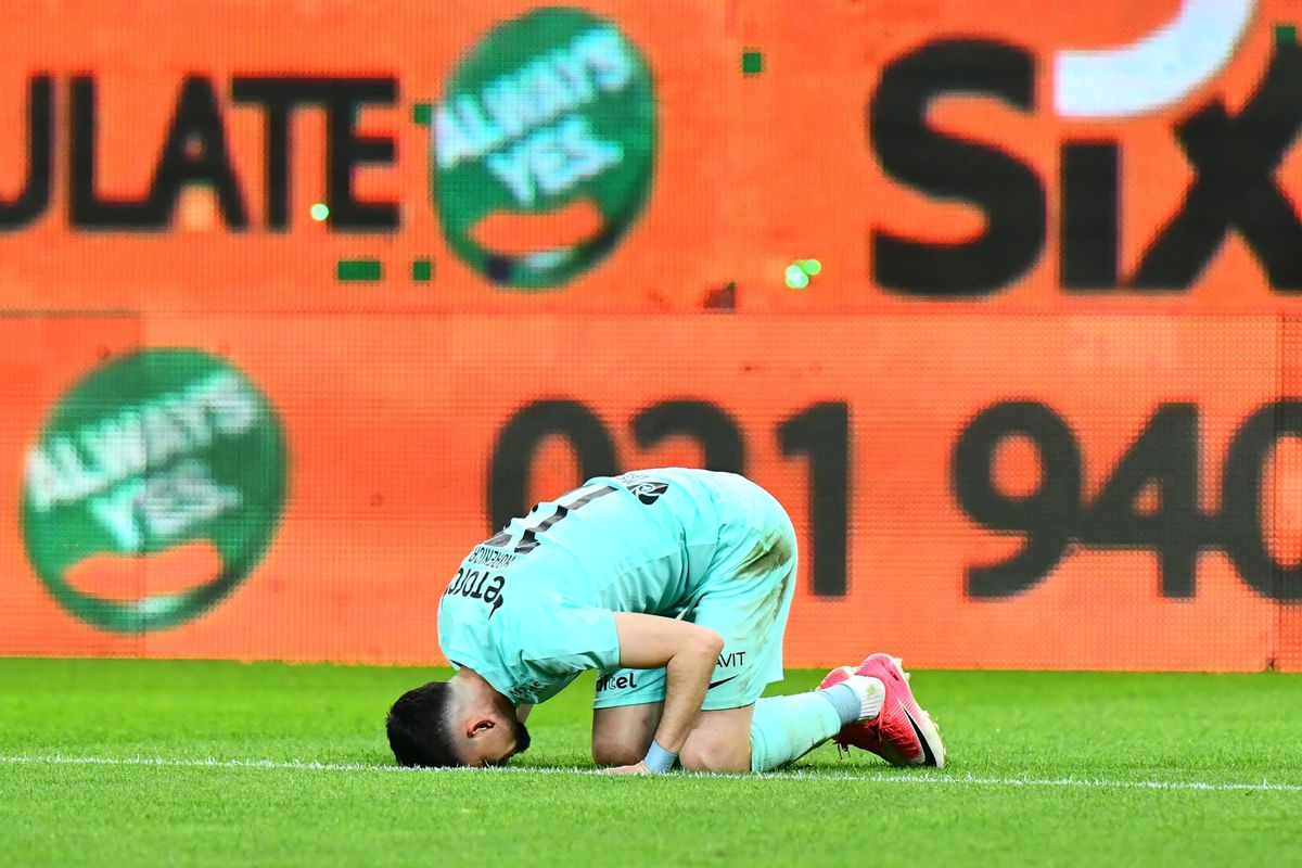 Jucătorul lui Dinamo s-a dezlănțuit la interviu: „Vor începe să intre și nu se vor mai opri” + ce spune marcatorul golului cu CFR Cluj: „Aș mai juca un meci”