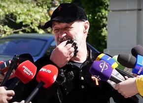 „George, spune-mi adevărul: Călin Georgescu premier?!” » Gigi Becali, dezlănțuit, se implică în campanie: „Să-mi pun nepoții să poarte fustă?!”