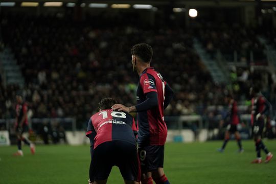 Răzvan Marin și Florinel Coman, eterne rezerve, au șanse infime să rămână la Cagliari în sezonul viitor / Foto: Imago