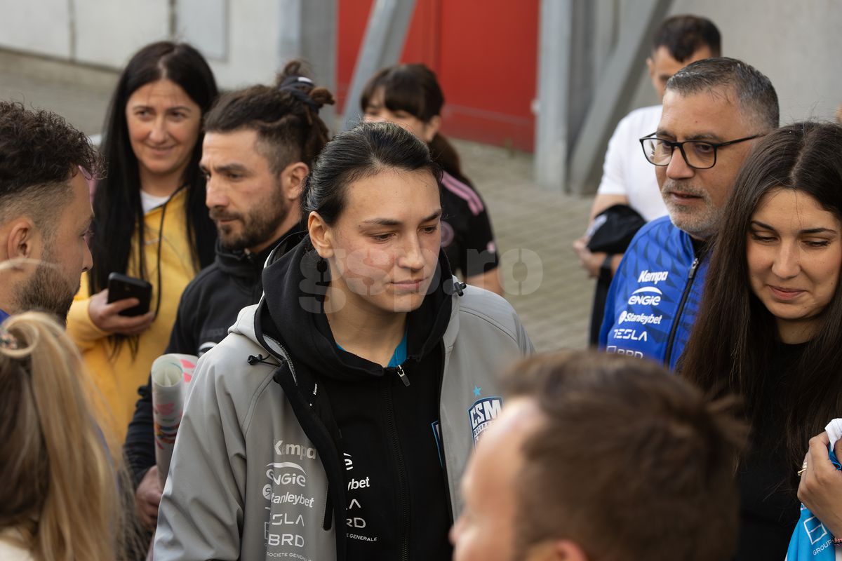 50 de fotografii cu Cristina Neagu la ultimul meci al ei în Liga Campionilor